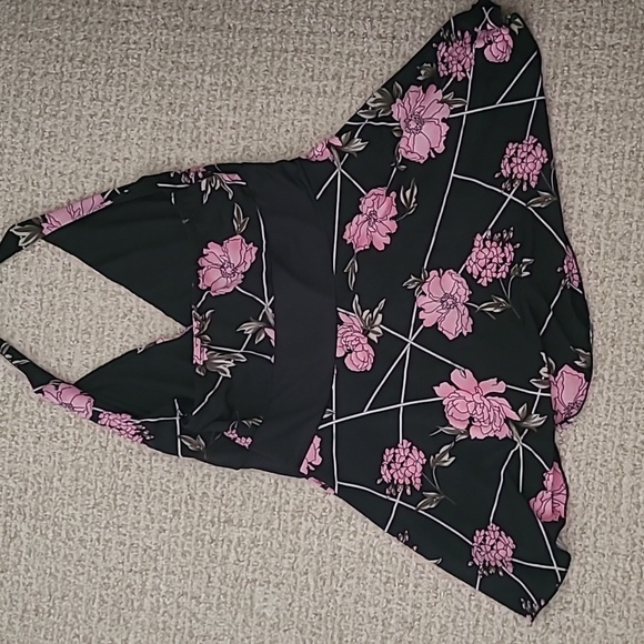 Womens halter floral top - Picture 2 of 3